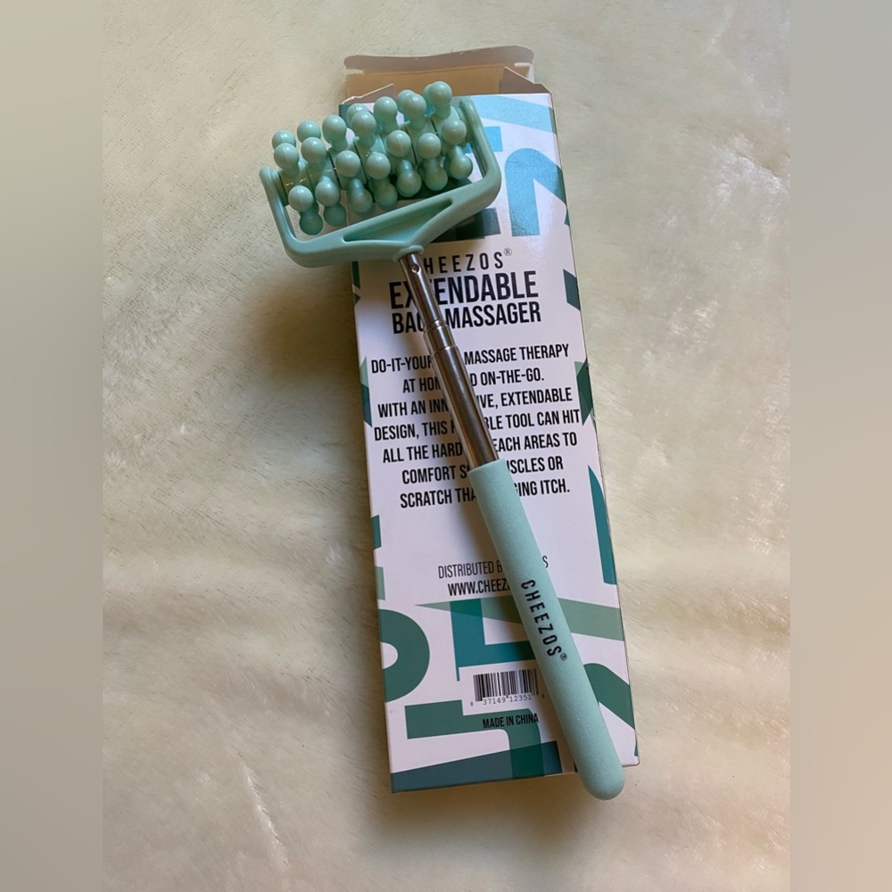 NWT Cheezos Extendable Back Massager